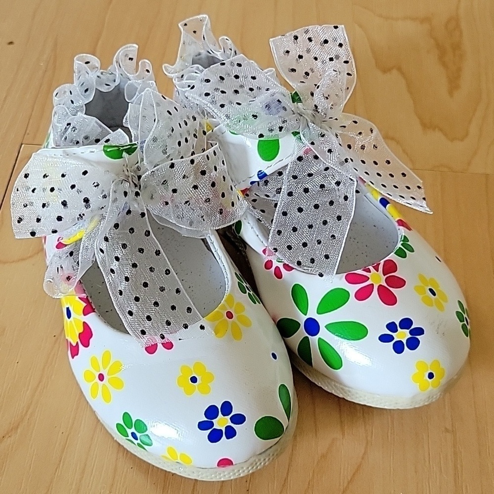 Toddler shoes, euc
